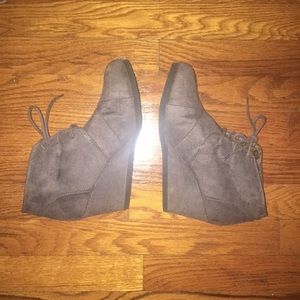 Gray wedges